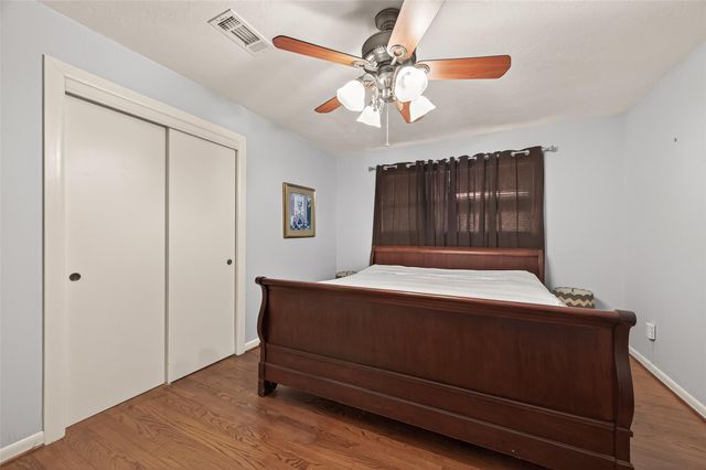 5326 Redstart Street, Houston, TX 77096