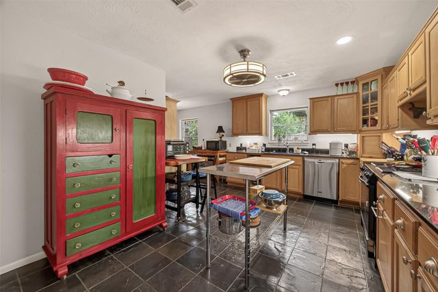 5326 Redstart Street, Houston, TX 77096