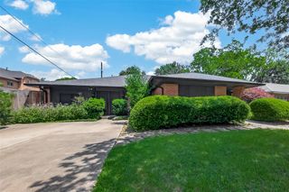 5326 Redstart Street, Houston, TX 77096