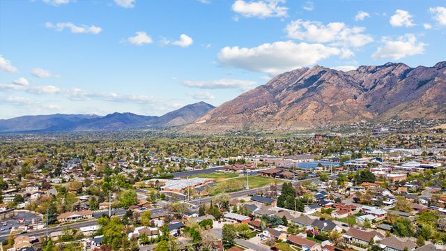 7147 S PONDEROSA DR, Cottonwood Heights, UT 84121