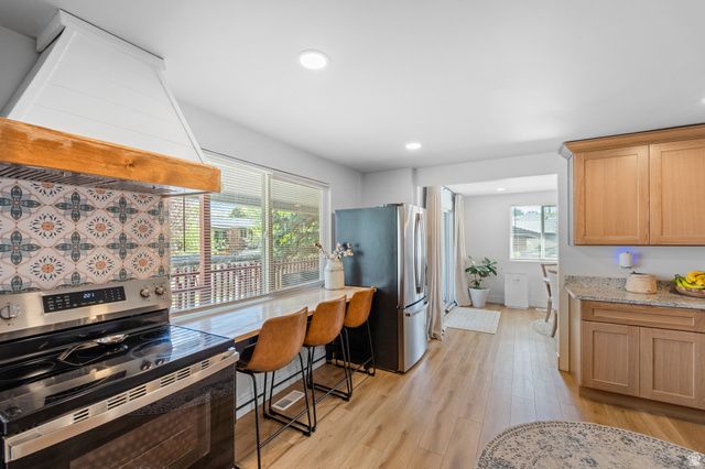 7147 S PONDEROSA DR, Cottonwood Heights, UT 84121