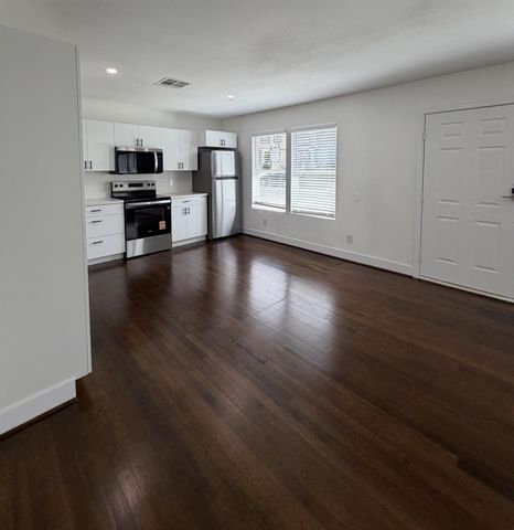 1976 W Mckinney Street, Houston, TX 77019