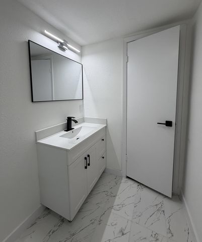 1976 W Mckinney Street, Houston, TX 77019