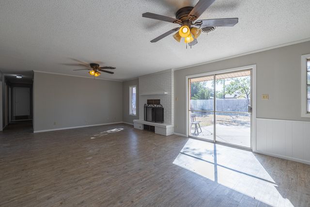 725 7th Street, Wolfforth, TX 79382