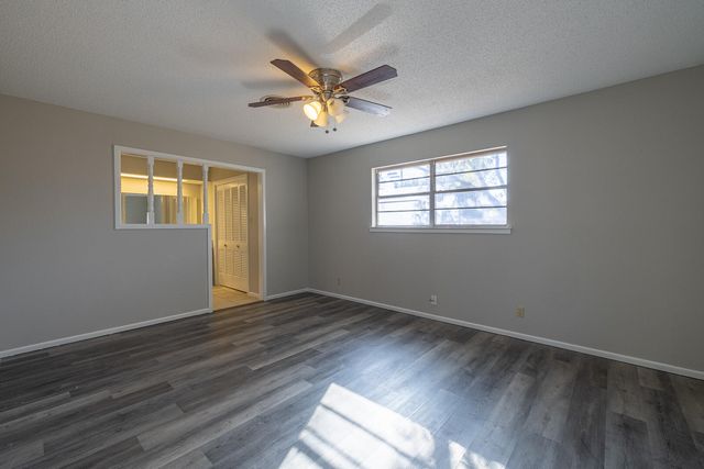 725 7th Street, Wolfforth, TX 79382