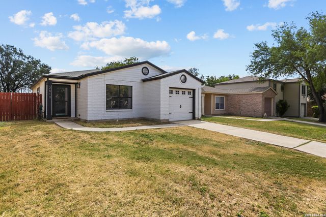 2610 BUFFALO PASS DR, San Antonio, TX 78245