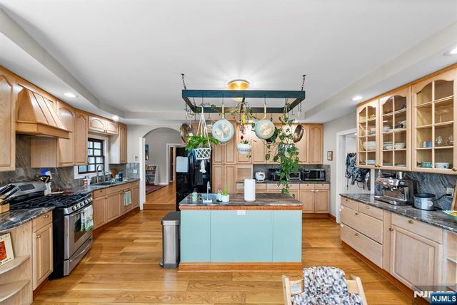 127 Hillside Avenue, Cresskill, NJ 07626