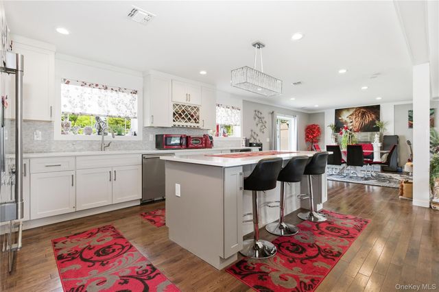 23 Haide Place, East Islip, NY 11730