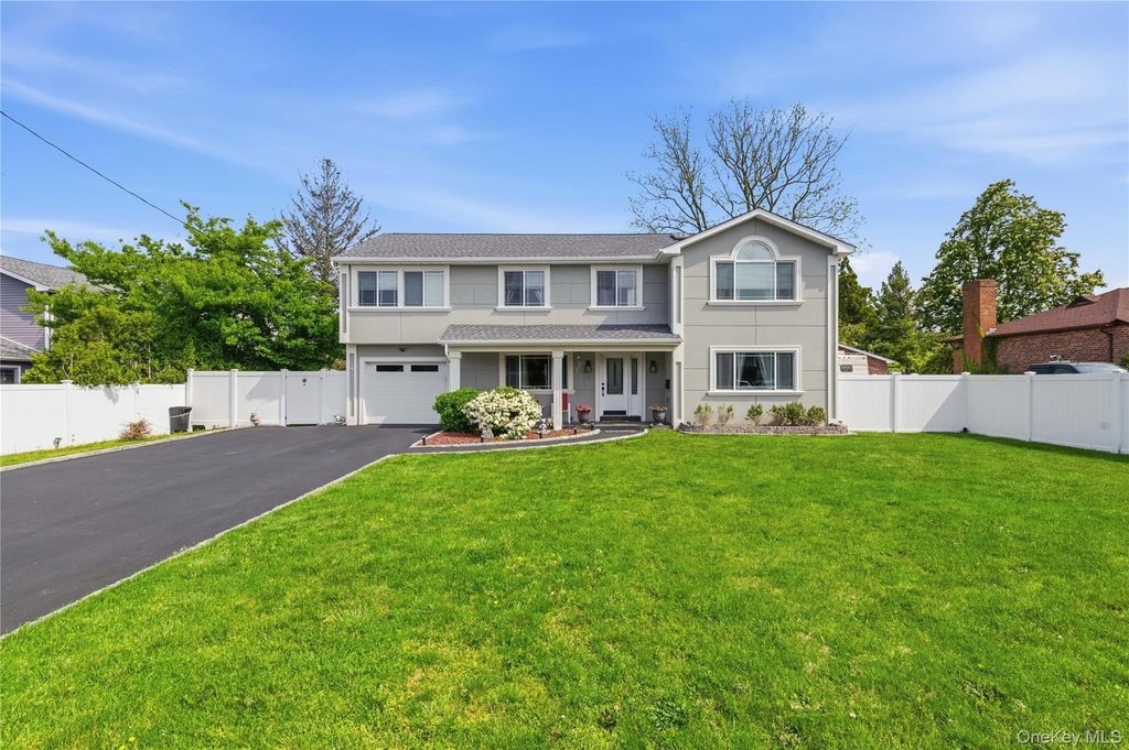 23 Haide Place, East Islip, NY 11730
