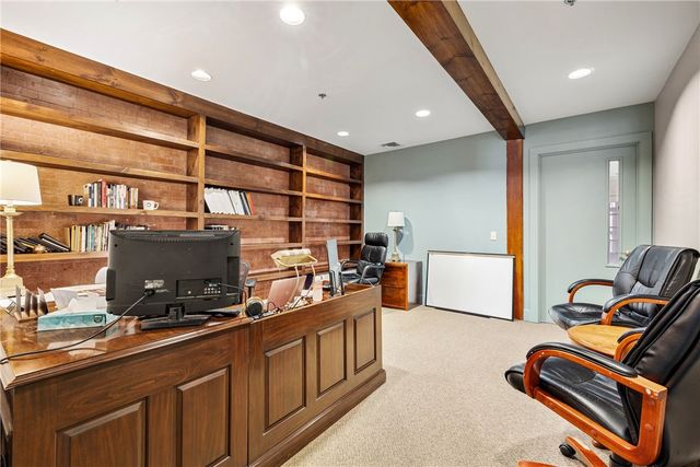 61 Cedar Avenue 6, East Greenwich, RI 02818