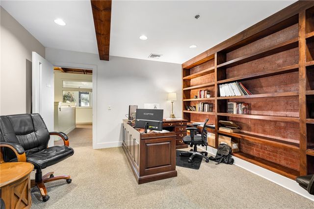 61 Cedar Avenue 6, East Greenwich, RI 02818