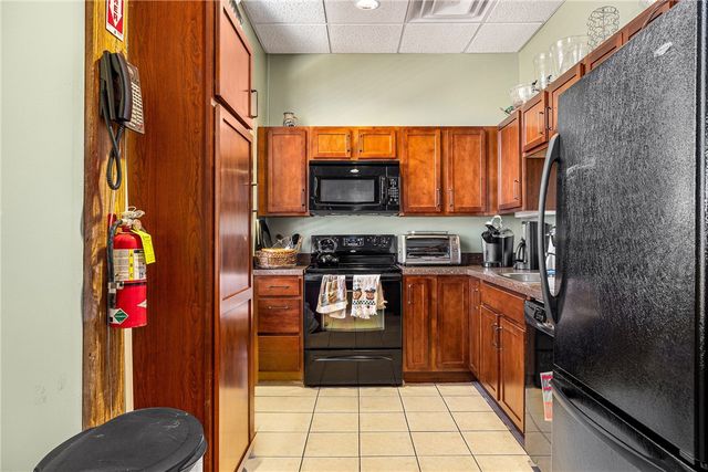 61 Cedar Avenue 6, East Greenwich, RI 02818