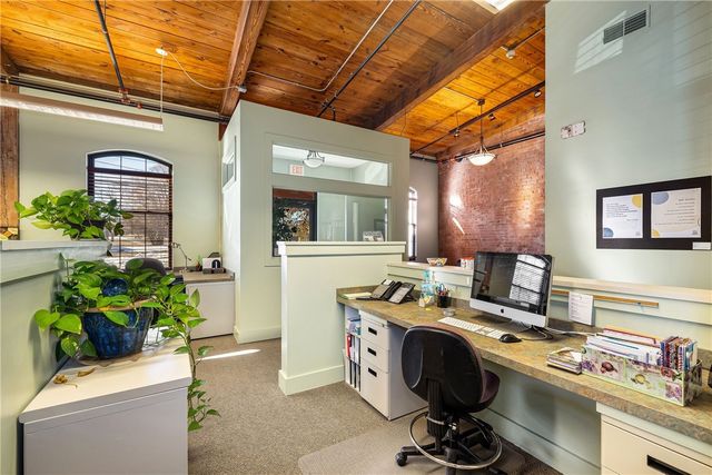 61 Cedar Avenue 6, East Greenwich, RI 02818