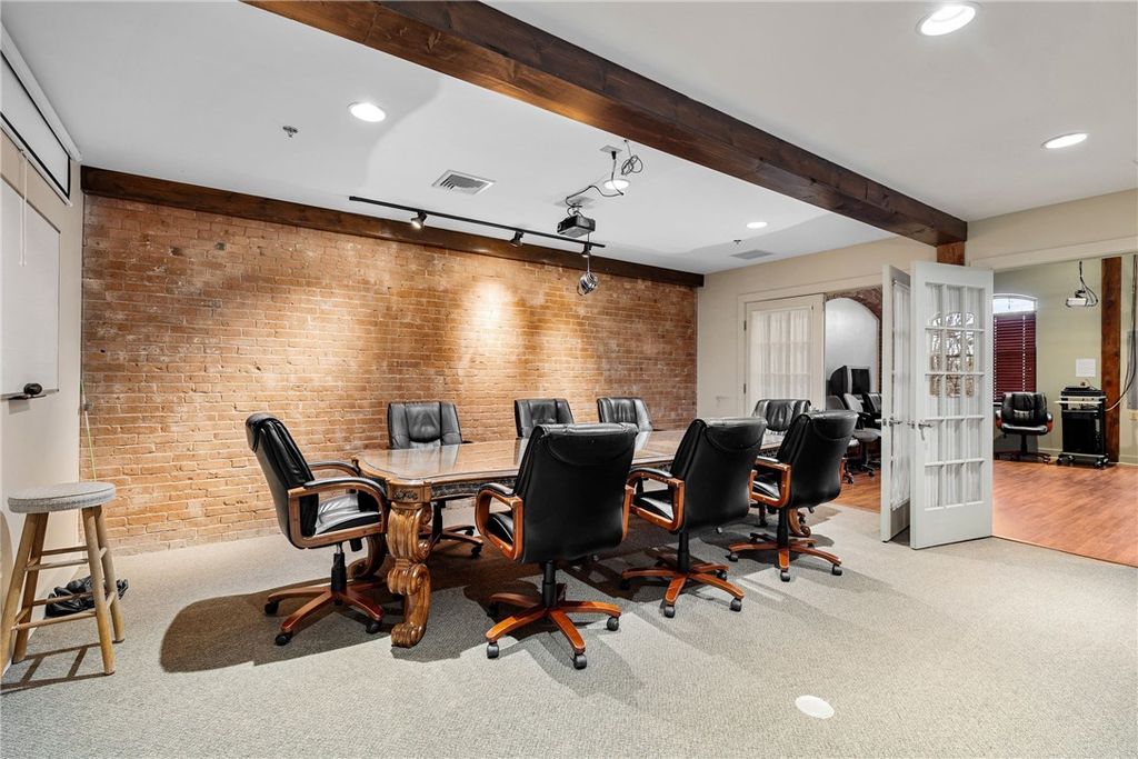 61 Cedar Avenue 6, East Greenwich, RI 02818