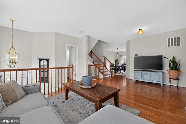 9819 CHESHIRE RIDGE CIR, Manassas, VA 20110