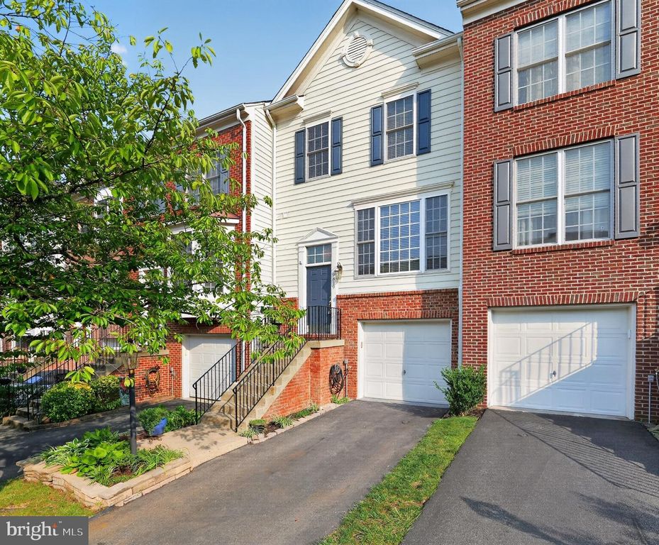 9819 CHESHIRE RIDGE CIR, Manassas, VA 20110