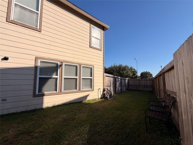 454 Remington Ridge Drive, Houston, TX 77073