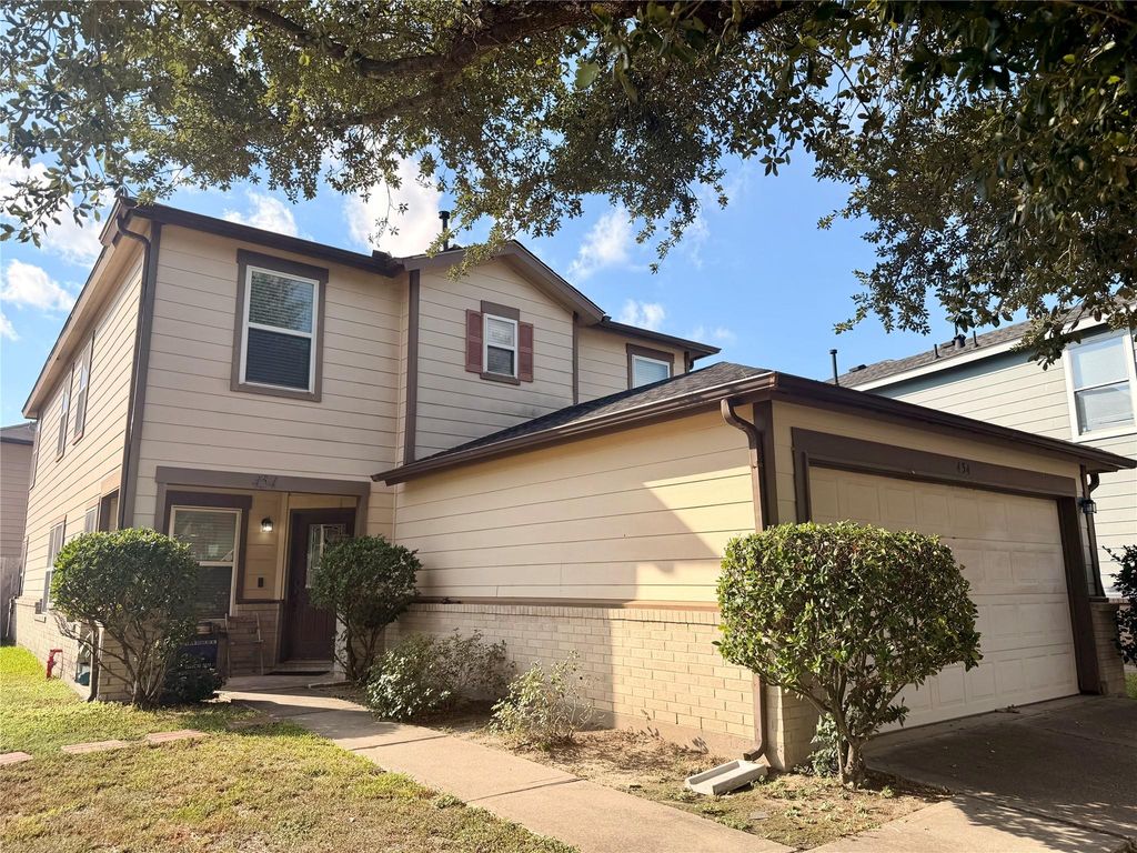 454 Remington Ridge Drive, Houston, TX 77073