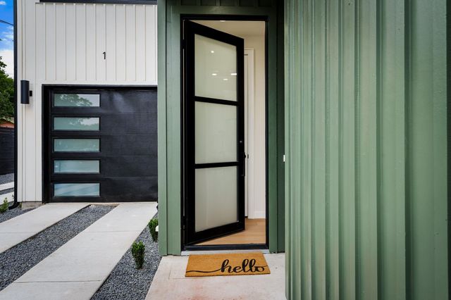 3204 Lyons RD 1, Austin, TX 78702