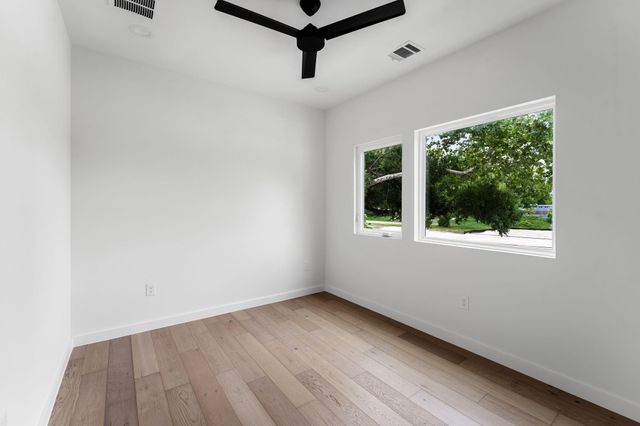 3204 Lyons RD 1, Austin, TX 78702