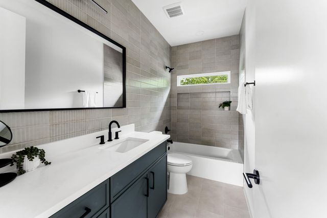 3204 Lyons RD 1, Austin, TX 78702