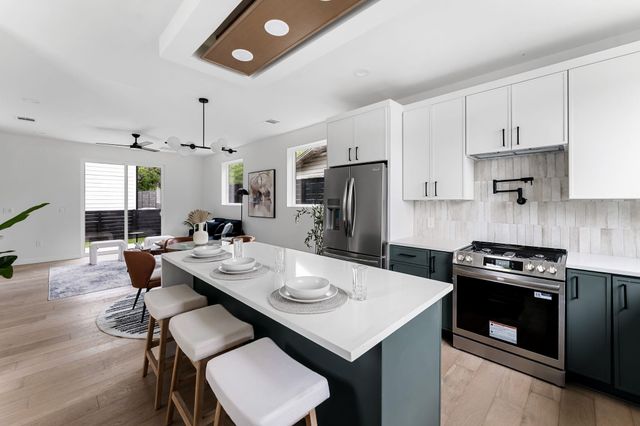 3204 Lyons RD 1, Austin, TX 78702