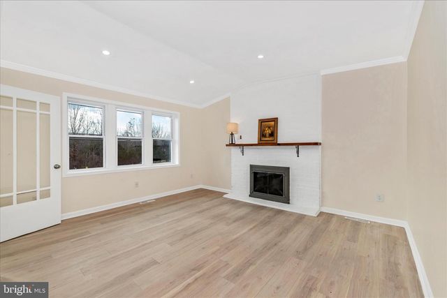 8128 APPLES CHURCH RD, Thurmont, MD 21788