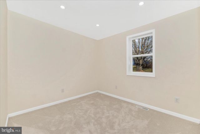 8128 APPLES CHURCH RD, Thurmont, MD 21788