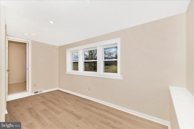 8128 APPLES CHURCH RD, Thurmont, MD 21788