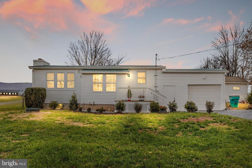 8128 APPLES CHURCH RD, Thurmont, MD 21788