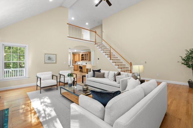 22 R Sawyer Ln, Middleton, MA 01949