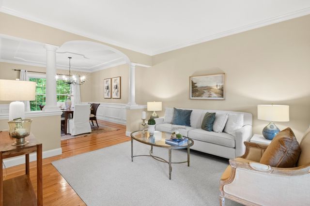 22 R Sawyer Ln, Middleton, MA 01949