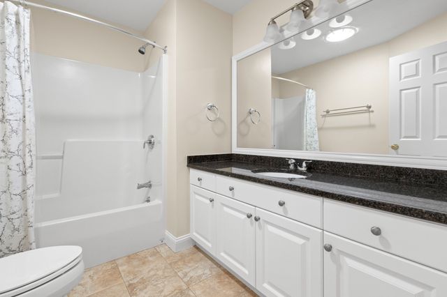 22 R Sawyer Ln, Middleton, MA 01949