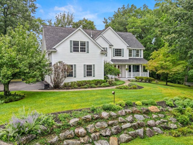 22 R Sawyer Ln, Middleton, MA 01949