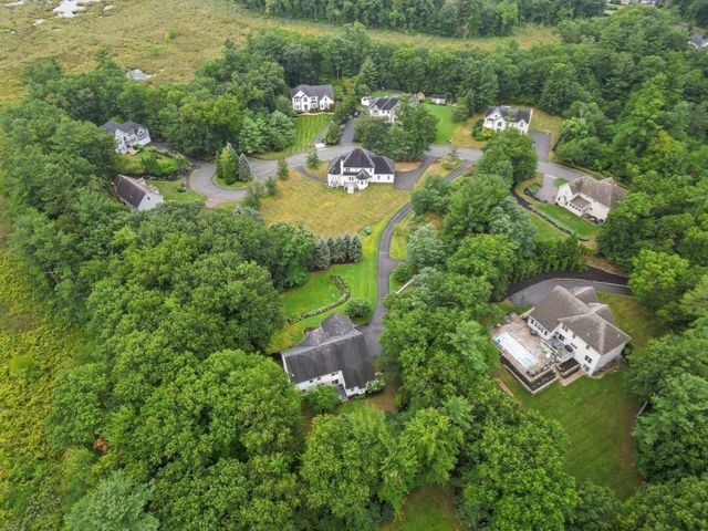 22 R Sawyer Ln, Middleton, MA 01949