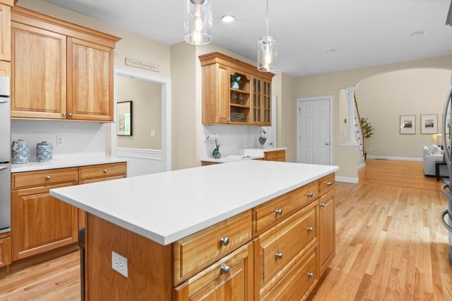 22 R Sawyer Ln, Middleton, MA 01949