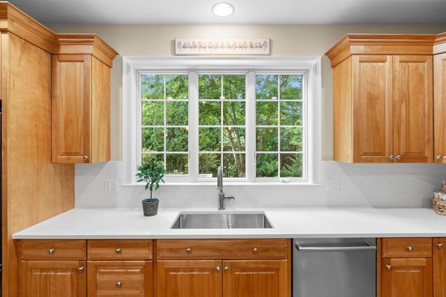 22 R Sawyer Ln, Middleton, MA 01949