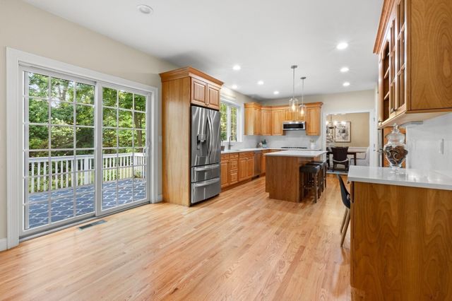 22 R Sawyer Ln, Middleton, MA 01949