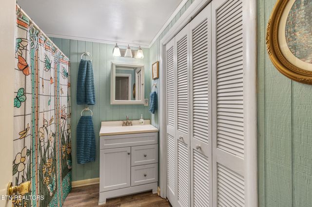 2546 Fairview Rd, Madisonville, TN 37354