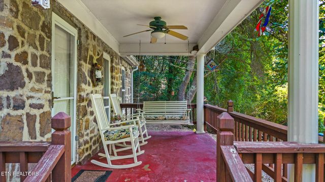 2546 Fairview Rd, Madisonville, TN 37354