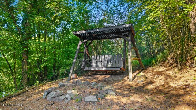 2546 Fairview Rd, Madisonville, TN 37354