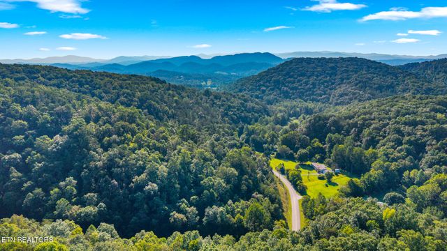 2546 Fairview Rd, Madisonville, TN 37354