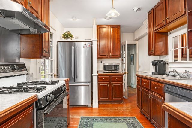 40 South Lane, Barrington, RI 02806