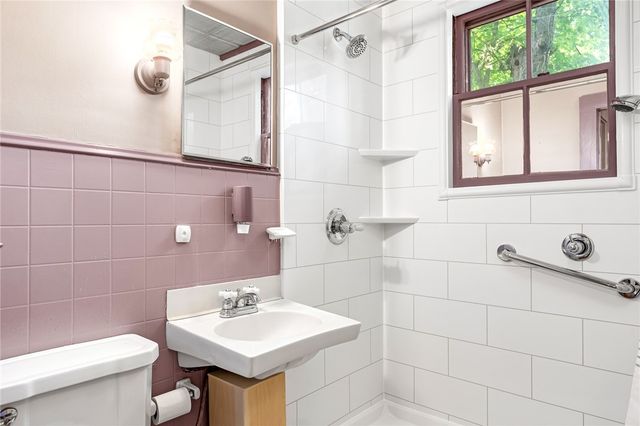 40 South Lane, Barrington, RI 02806