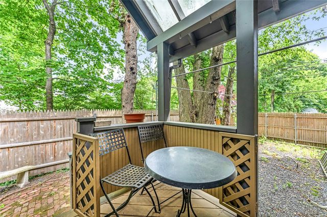 40 South Lane, Barrington, RI 02806