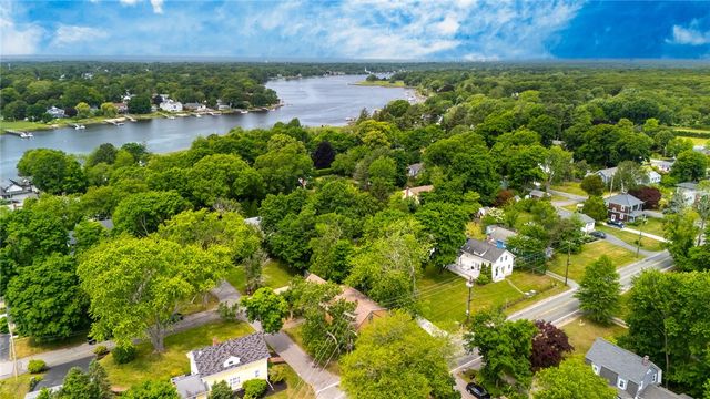 40 South Lane, Barrington, RI 02806