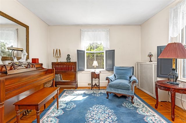 40 South Lane, Barrington, RI 02806
