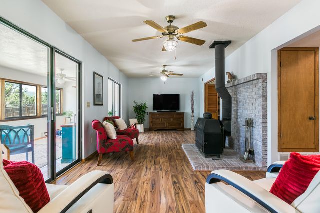 20 BERTA Drive, Edgewood, NM 87015