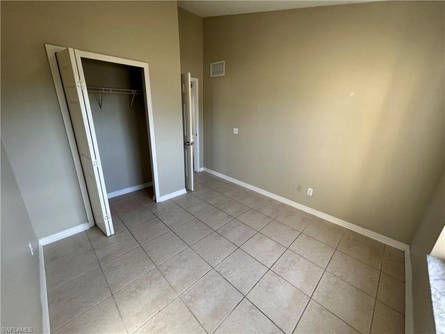 813 SW 10th PL, Cape Coral, FL 33991