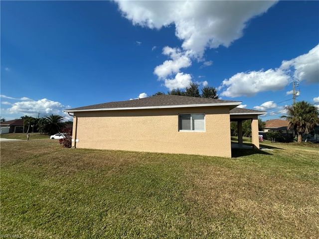 813 SW 10th PL, Cape Coral, FL 33991
